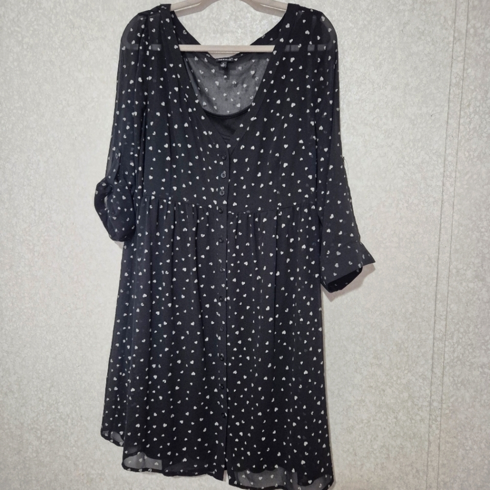 TORRID Black and white ...broken Hearts..2 Piece Sheer Fabric..Size:2